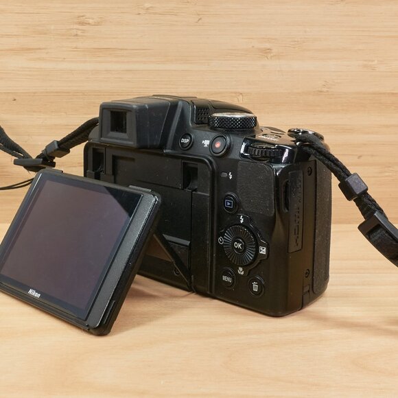 Nikon Coolpix P510 / 16.1MP Digital Camera / 42x Zoom / Full HD Video - Picture 7 of 8